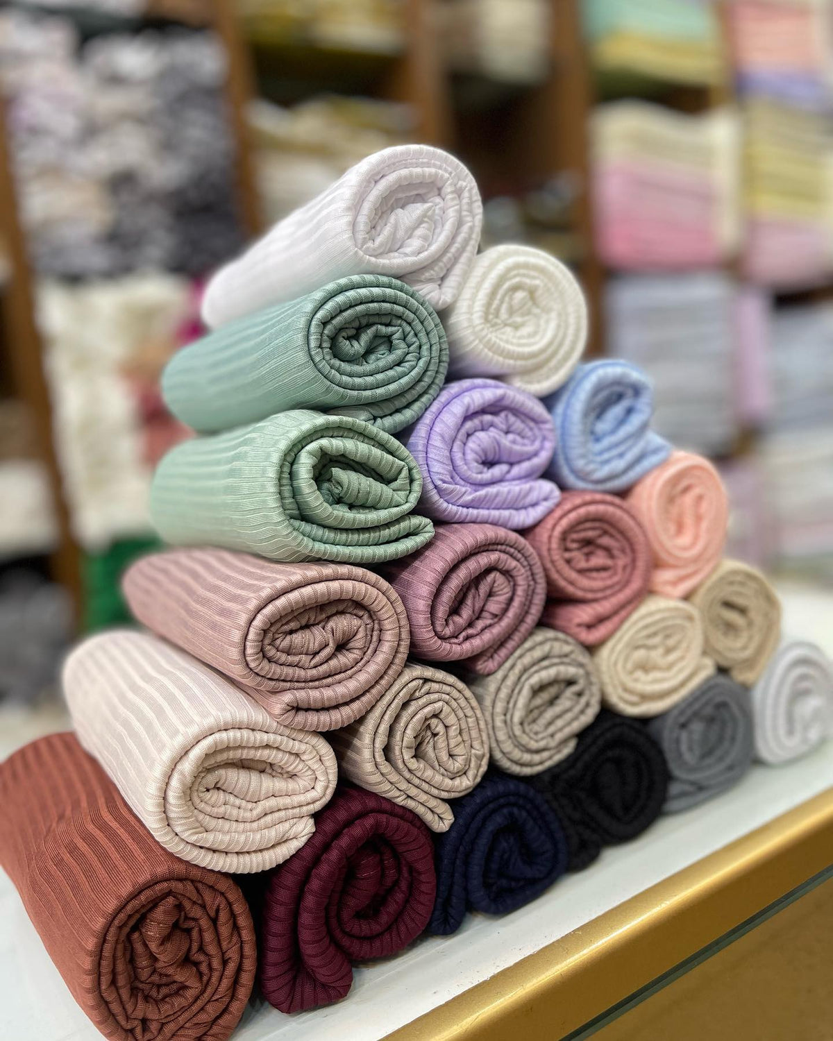 حجاب قطن كويتي مقلم - ALTUKA HIJABI AJMAN CITY CENTER